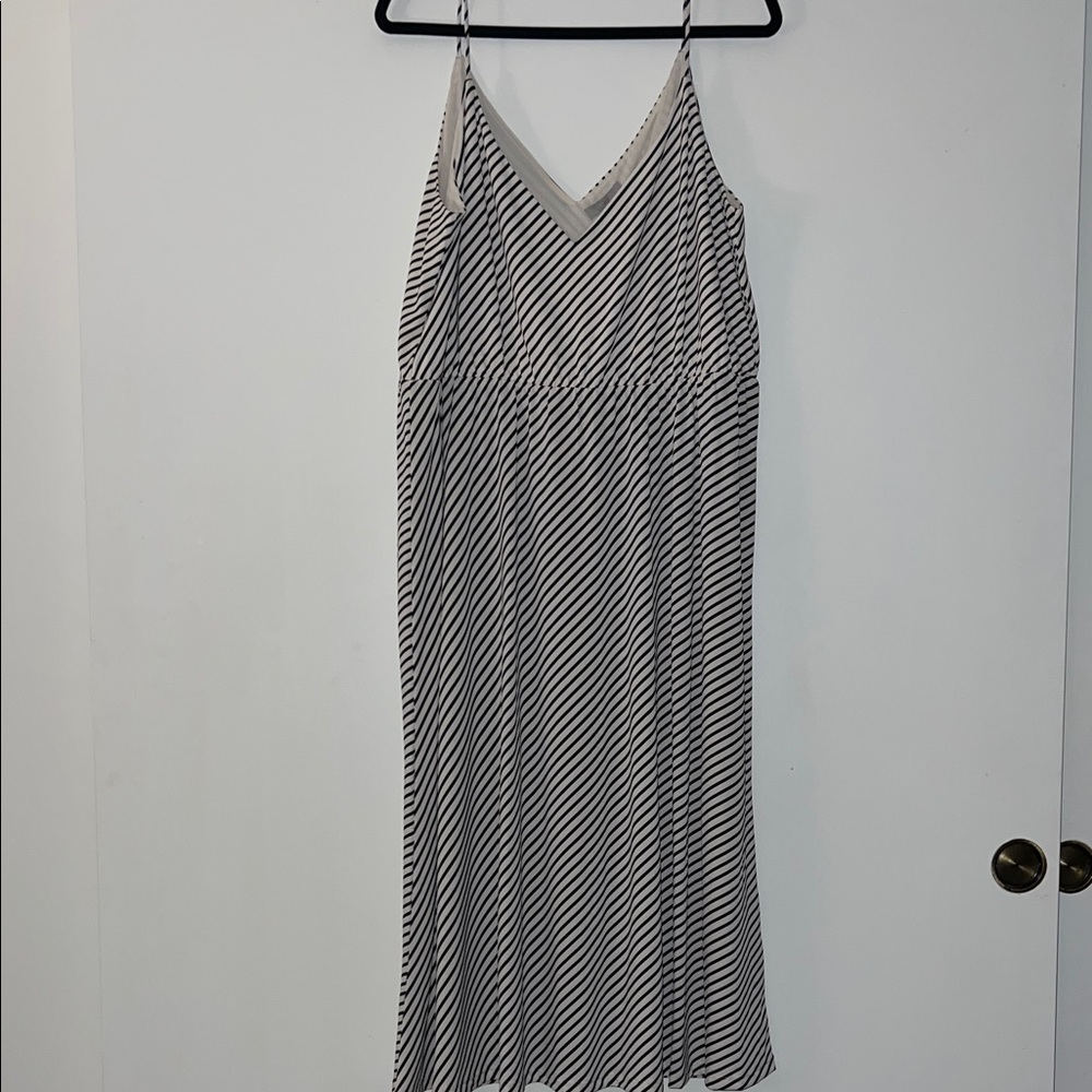 H&M Striped Black and White Midi Dress